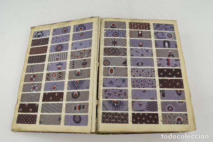 Catálogos publicitarios: Muestrario de más de 5500 telas originales de finales de siglo XIX, procedente de Barcelona. - Foto 10 - 339061053