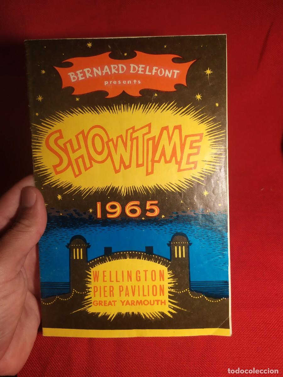 Cat&aacute;logos publicitarios: 1965. Aut&oacute;grafos c&oacute;micos famosos. Programa Showtime. - Foto 3