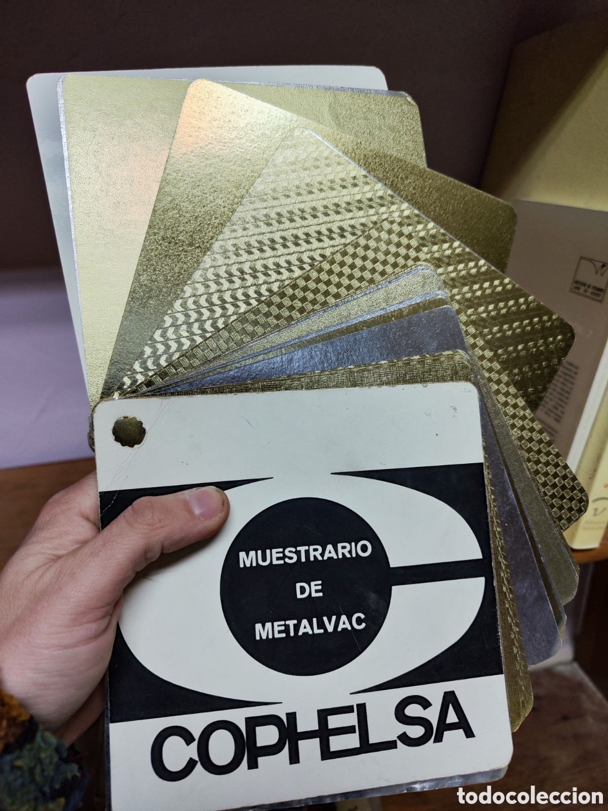 Cat&aacute;logos publicit&aacute;rios: Muestrario de papel metalizado Metalvac, Cophelsa, vintage