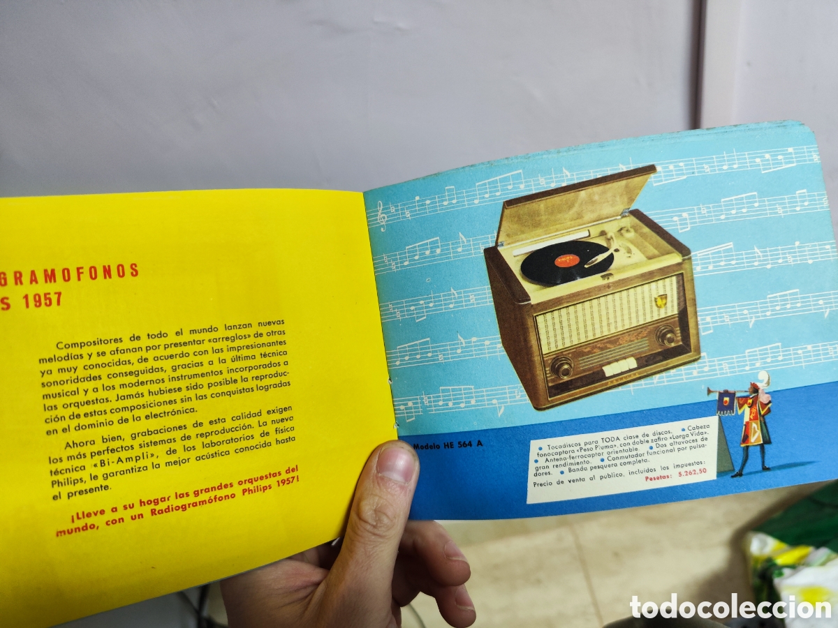 Cat&aacute;logos publicitarios: CATALOGO DE RADIOS Y TOCADISCOS PHILIPS DE 1957 - Foto 5