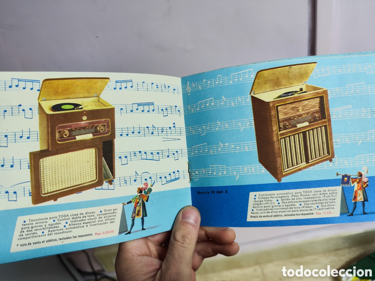 Cat&aacute;logos publicitarios: CATALOGO DE RADIOS Y TOCADISCOS PHILIPS DE 1957 - Foto 6