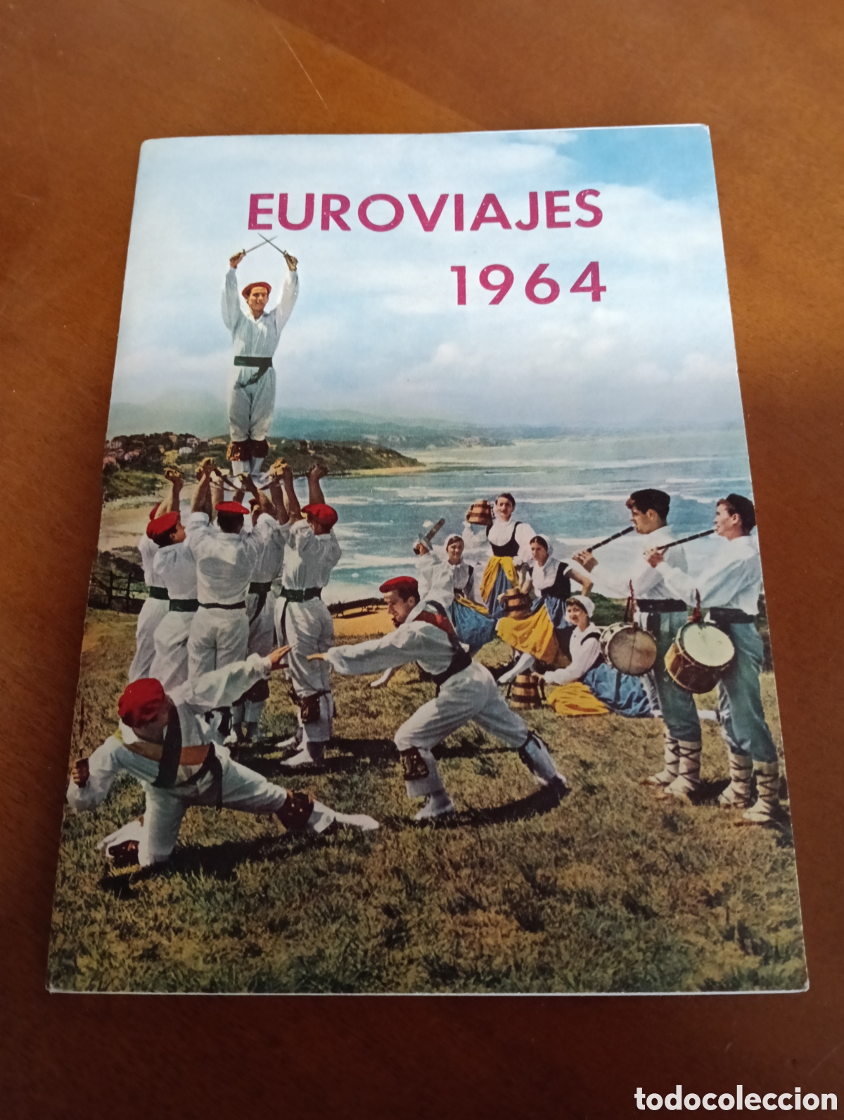 Cat&aacute;logos publicitarios: Revista Euroviejes 1964, con rutas de toda Espa&ntilde;a y Europa en autob&uacute;s, muy bien conservada.