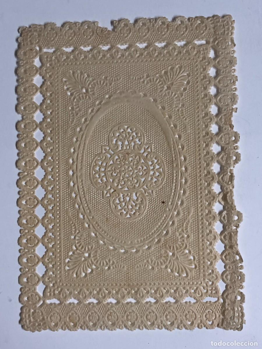 Catalogues publicitaires: TAPETE ANTIGUO EN PAPEL PERFORADO-CAJ-DOC-N&ordm;-1