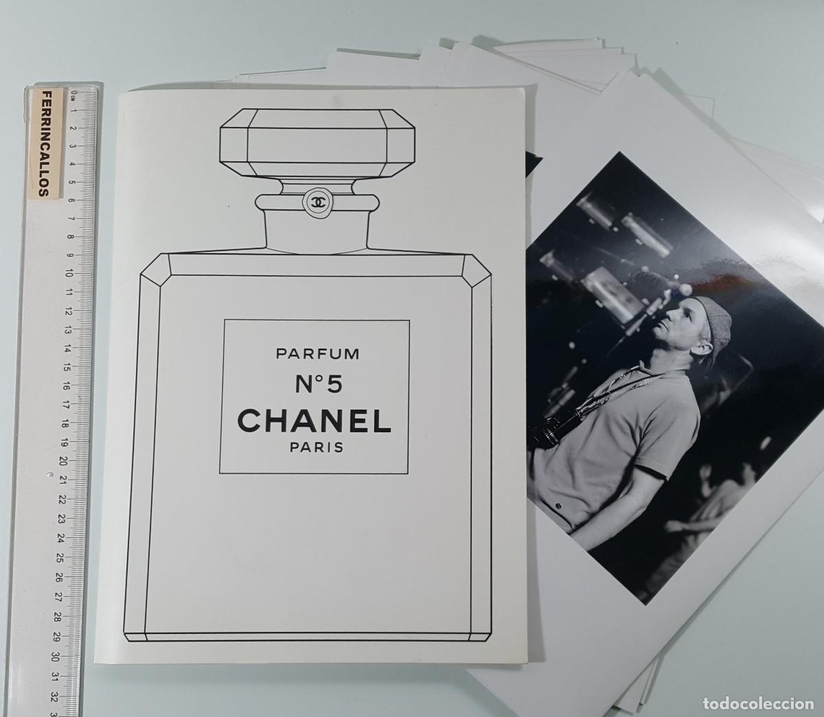 Cat&aacute;logos publicitarios: CARPETA PARFUM CHANEL N&ordm; 5 CON 14 FOTOGRAMAS DE LA PEL&Iacute;CULA N&ordm; 5 LE FILM 2004, NICOLE KIDMAN