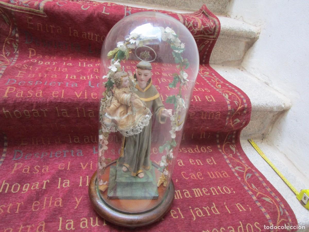 Cat&aacute;logos publicitarios: San Antonio de Padua con ni&ntilde;o - en fanal de fino vidrio 42cm alto, 18 di&aacute;metro - base madera, plata