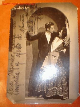 Cin&eacute;ma: Antigua fotograf&iacute;a con aut&oacute;grafo de los artistas Mercedes Le&oacute;n y ??, a&ntilde;os 40/50.