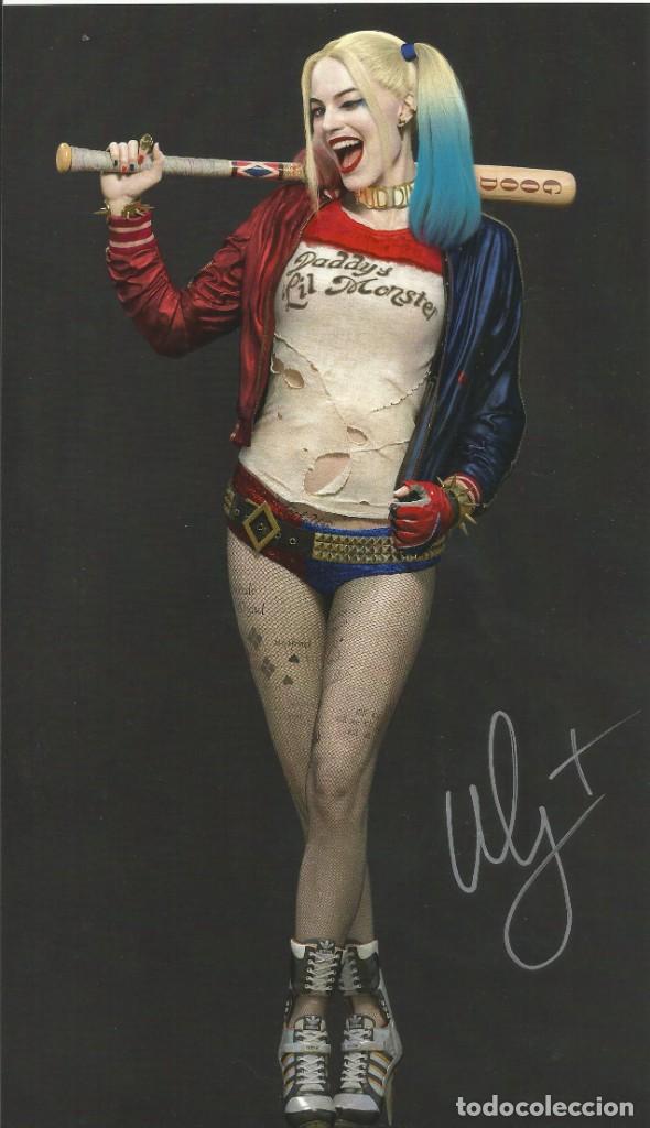 Margot Robbie con autografo 