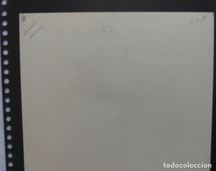 Cine: BINNIE BARNES OVERSIZED ISP, Signed in black ink - Foto 5