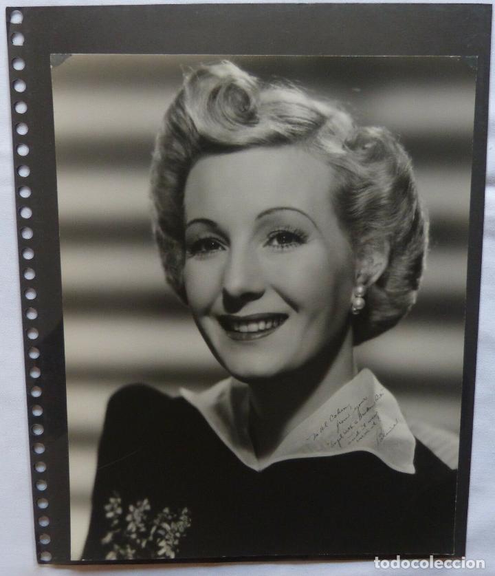 Cine: BINNIE BARNES OVERSIZED ISP, Signed in black ink - Foto 1