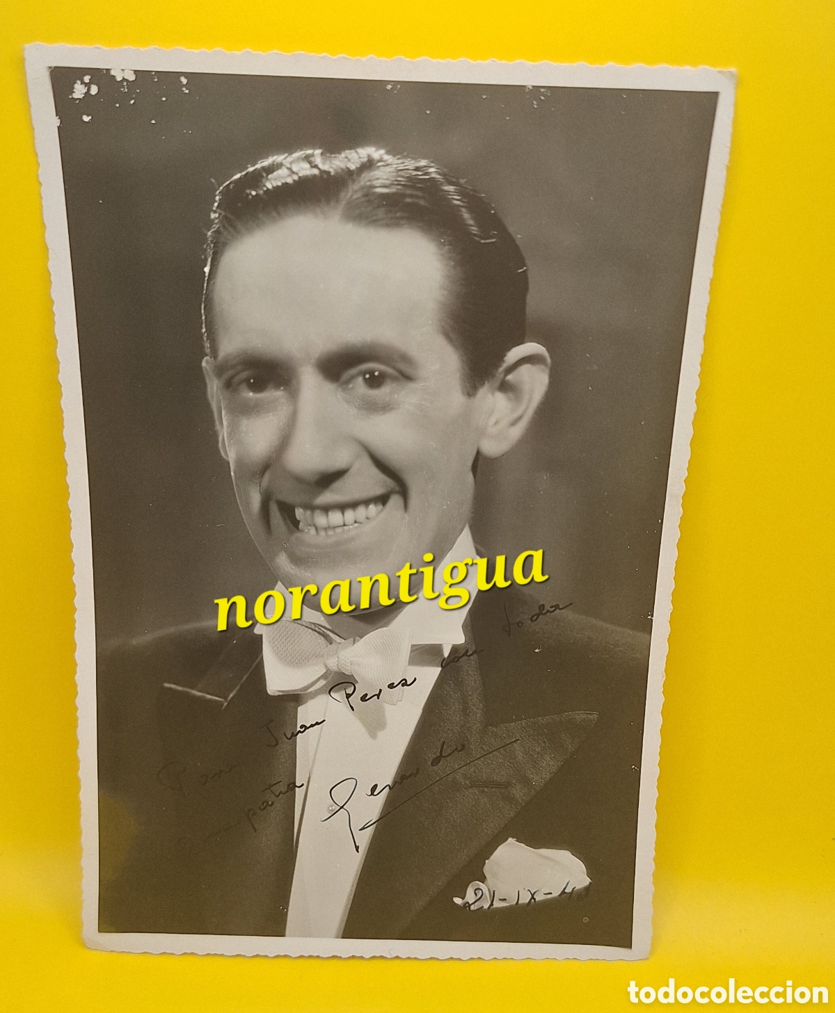 Cine: Fotograf&iacute;a Firmada por Actor o Cantante a Identificar -