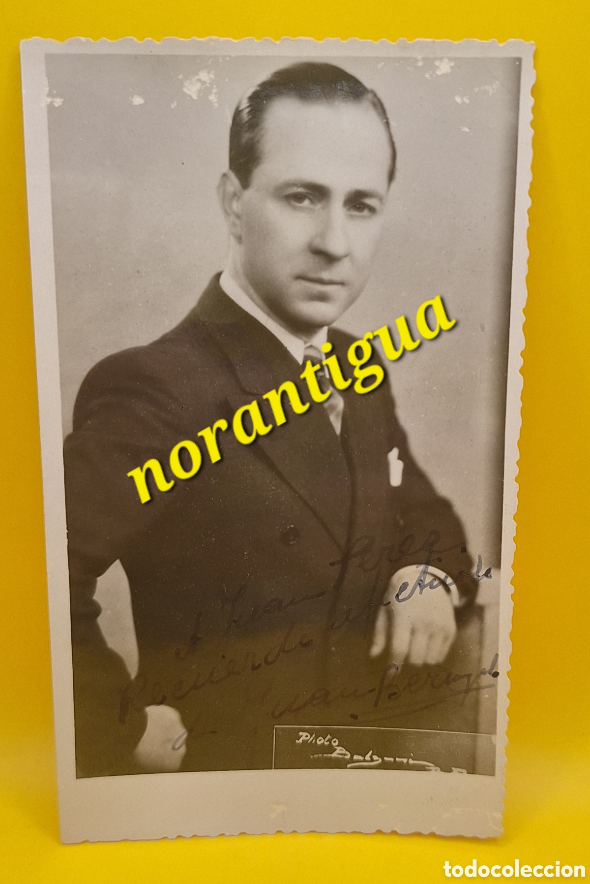 Cine: Fotograf&iacute;a Firmada por Actor o Cantante a Identificar