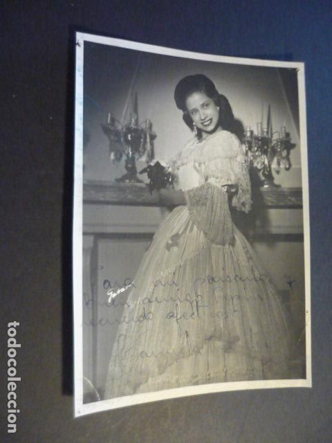 Cine: CARMELA MONTES ACTRIZ ANTIGUA FOTOGRAFIA CON FIRMA AUTOGRAFA 16 X 11,5 CM