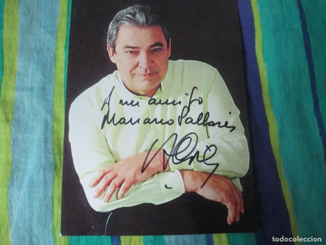 Cine: Foto dedicada y firmada por Alberto Cortez