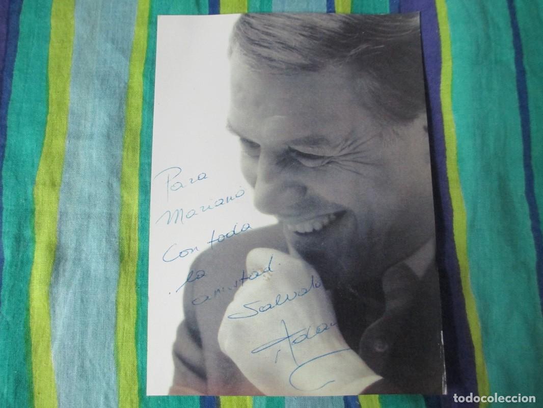 Cine: Foto promocional Salvatore Adamo con su firma
