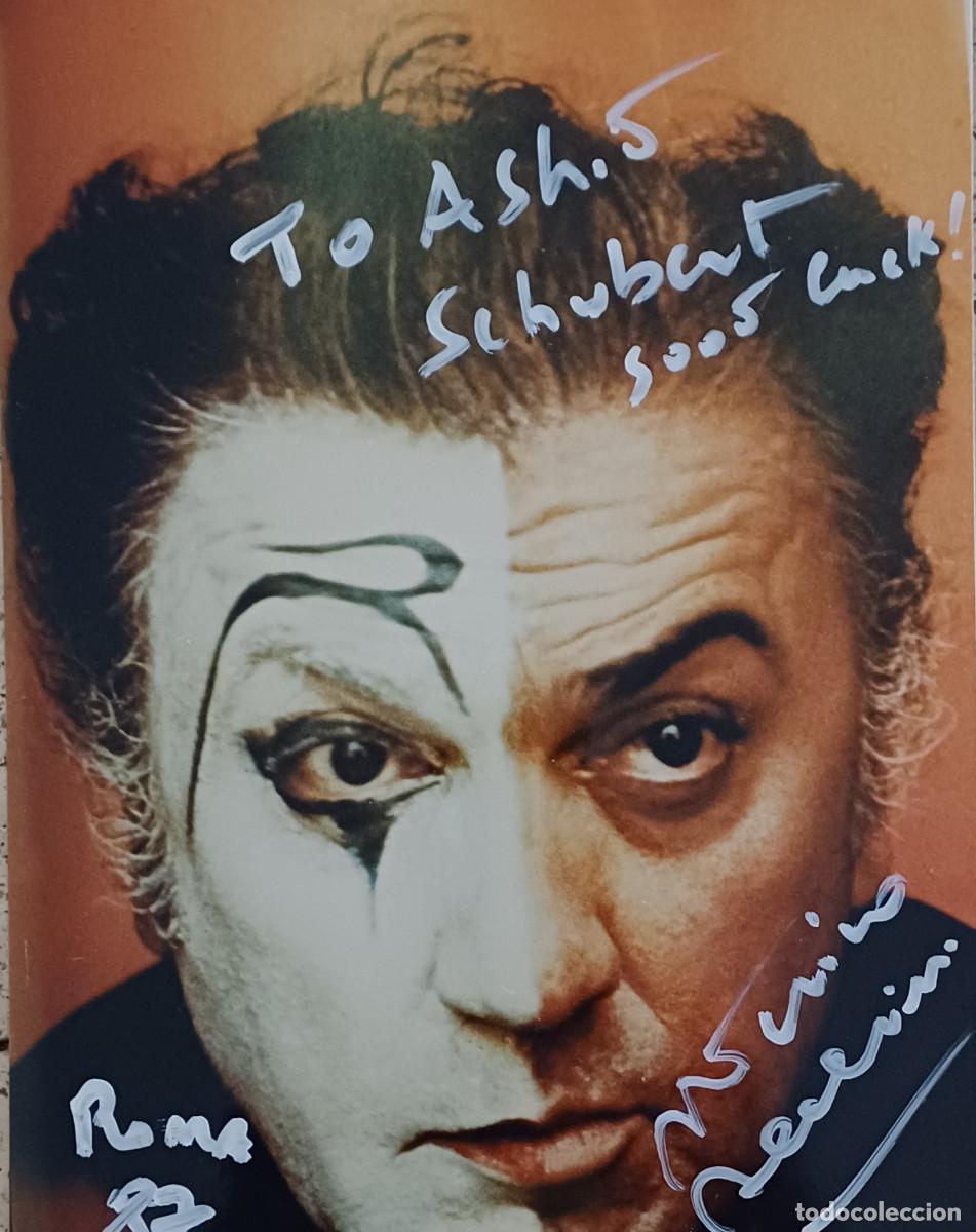 Cinema: FOTOGRAFIA CON AUT&Oacute;GRAFO ORIGINAL DEL GRAN DIRECTOR DE CINE ITALIANO, FEDERICO FELLINI ( A&Ntilde;O 1987 )