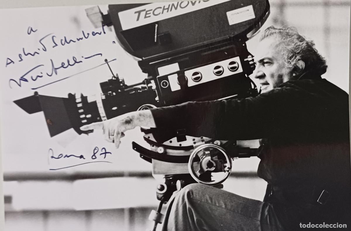 Cinema: FOTOGRAFIA CON AUT&Oacute;GRAFO ORIGINAL DEL GRAN DIRECTOR DE CINE ITALIANO, FEDERICO FELLINI ( A&Ntilde;O 1987 )