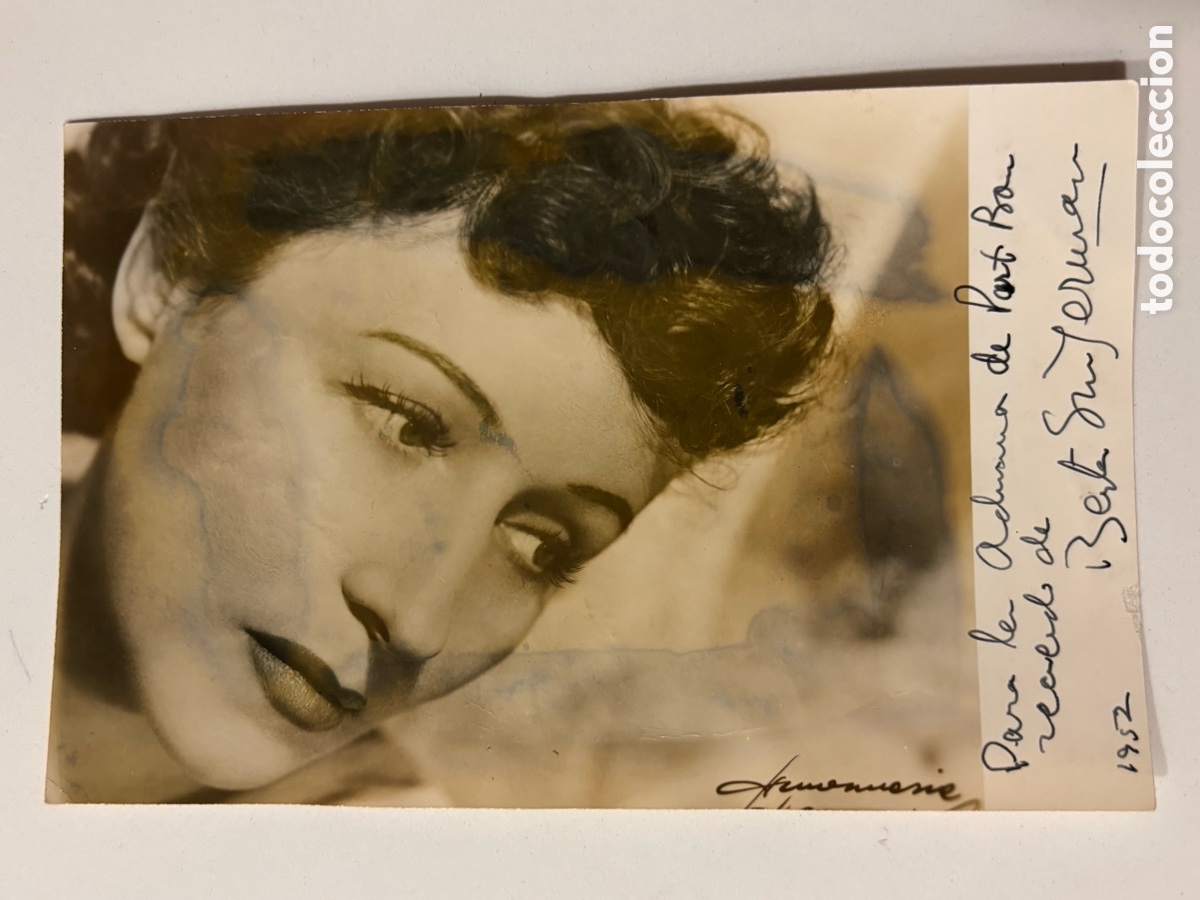 Cine: Foto original de la actriz y Berta Singerman