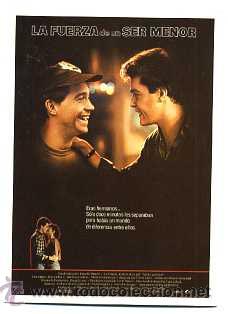 Folhetos de m&atilde;o de filmes antigos de cinema: LA FUERZA DE UN SER MENOR. POSTAL.