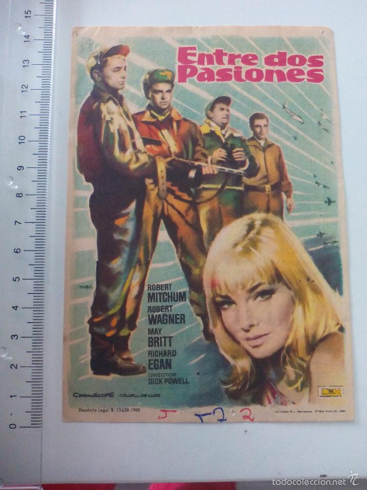 Cine: Programa de Cine, folleto de mano, Entre dos pasiones. Robert Mitchum. Cine Teatro Carm&eacute;n