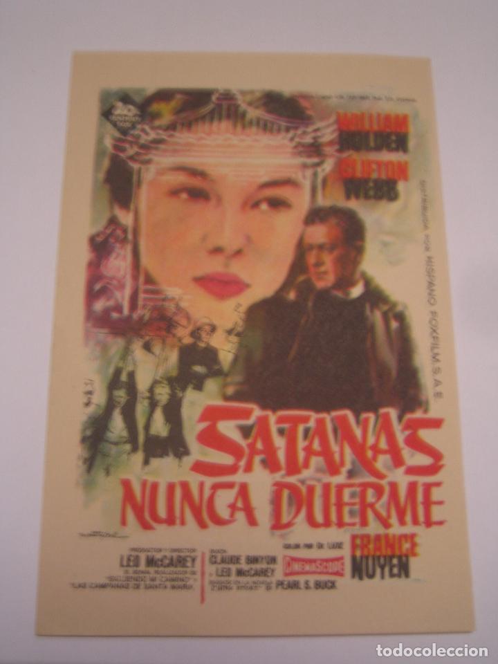 Folhetos de m&atilde;o de filmes antigos de cinema: satanas nunca duerme william holden folleto de mano original estreno con cine impreso