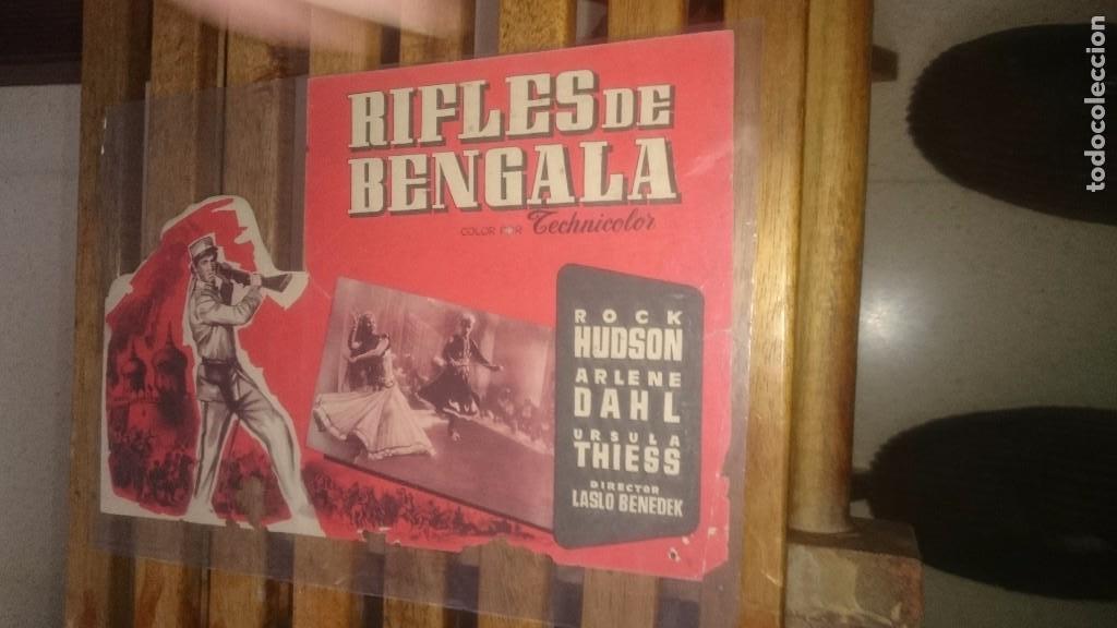 Cine: programa de cine troquelado rifles de bengala sin publicidad - Foto 1