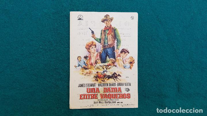 Cine: PROGRAMA DE MANO CINE UNA DAMA ENTRE VAQUEROS (1966) CON CINE AL DORSO - Foto 1