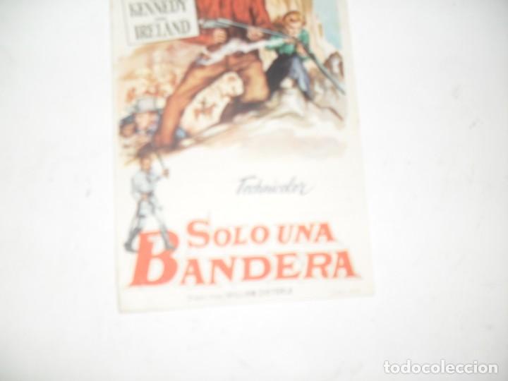 Cine: programa de mano sencillo,con texto publicitario .titulo: SOLO UNA BANDERA.