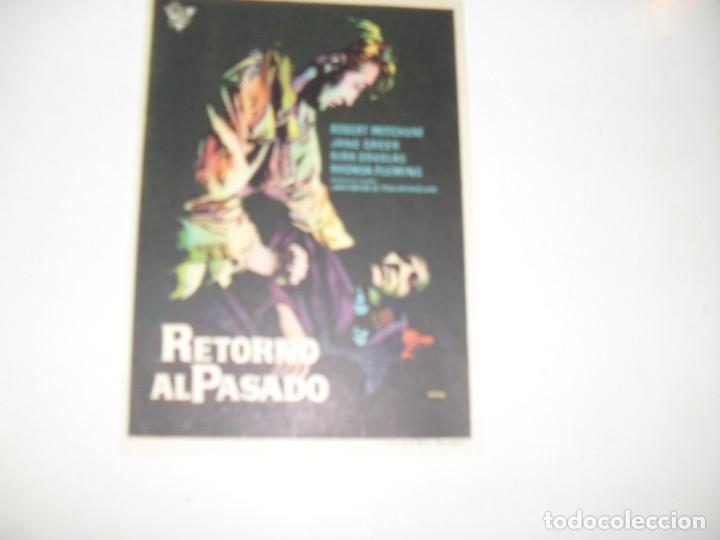 Cine: programa de mano sencillo,sin texto publicitario.titulo: RETORNO AL PASADO.