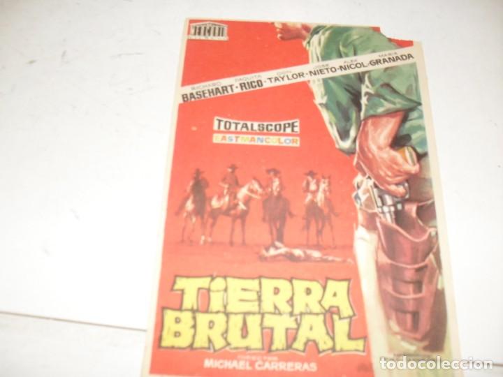 Cine: programa de mano sencillo,sin texto publicitario .titulo:TIERRA BRUTAL.