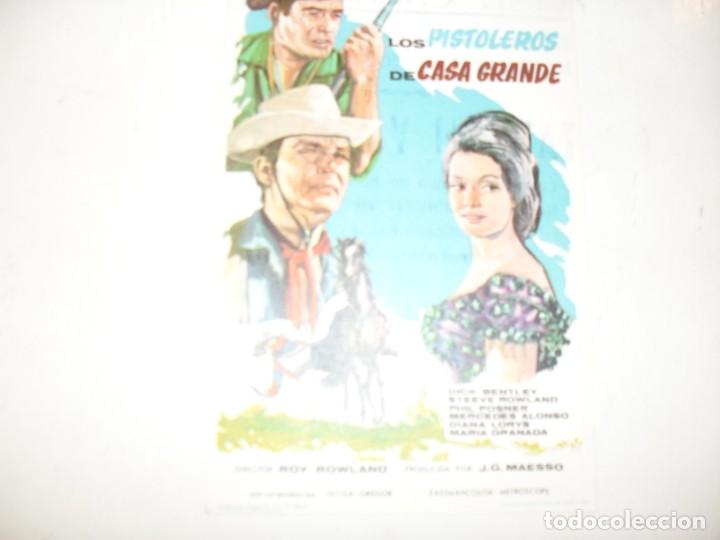  Flyers Publicitaires de films Anciens: programa de mano sencillo,con texto.titulo:LOS PISTOLEROS DE LA CASA GRANDE.