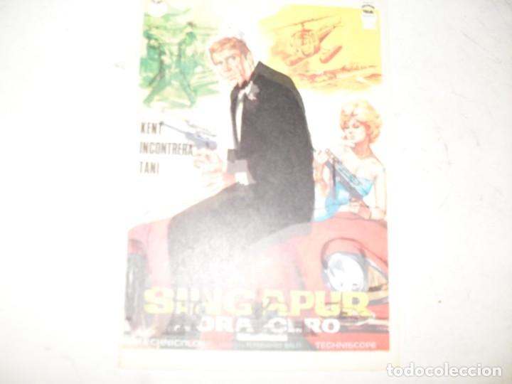  Flyers Publicitaires de films Anciens: programa de mano sencillo,sin texto publicitario.titulo: SINGAPUR HORA CERO.