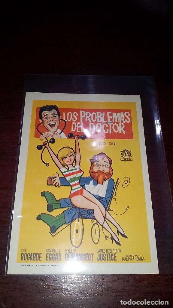 Cine: PROGRAMA O FOLLETO DE MANO DE CINE los problemas del doctor - Foto 1
