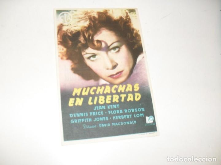 Flyers Publicitaires de films Anciens: programa de mano sencillo,con texto publicitario.titulo: MUCHACHAS EN LIBERTAD.