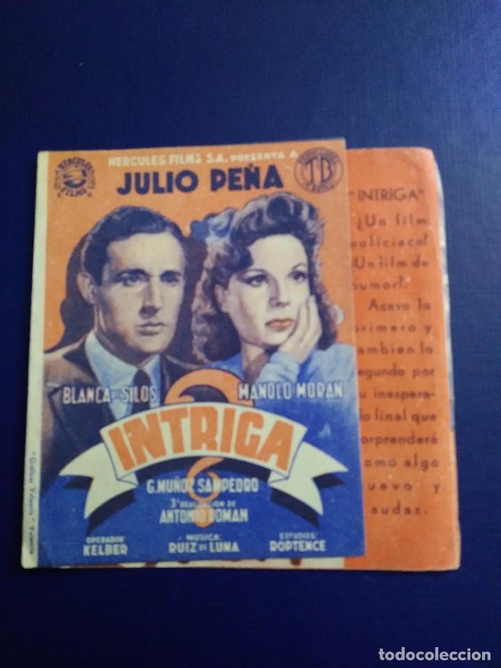 Cine: Folleto de cine desplegable de &rdquo;INTRIGA&rdquo; - Foto 1