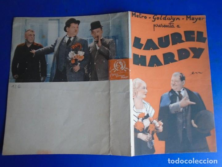 Cine: (PG-190889)PROGRAMA LA ESTROPEADA VIDA DE OLIVERIO VIII - LAUREL Y HARDY - Foto 3
