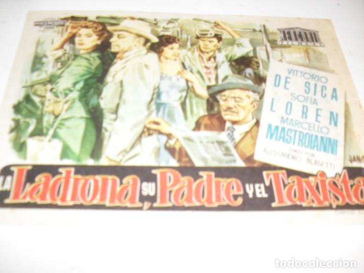 Cine: programa de mano GRANDE,con texto publicitario.titulo:LA LADRONA,SU PADRE Y...(SOFIA LOREN) - Foto 1
