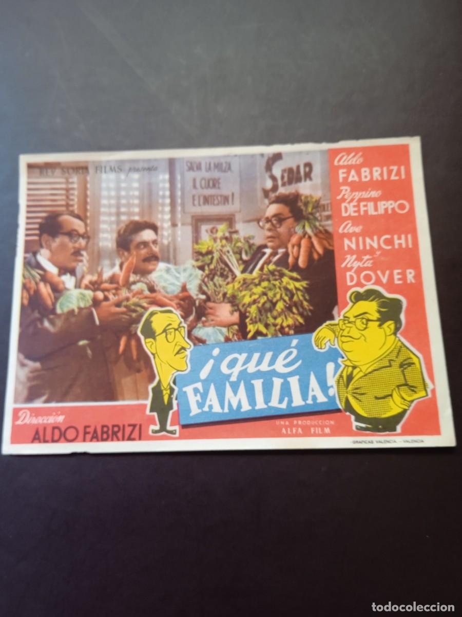 Folhetos de m&atilde;o de filmes antigos de cinema: Que familia con publicidad Teatro Cervantes M&aacute;laga