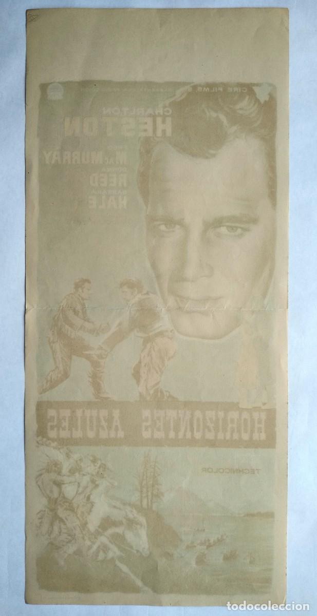Cine: HORIZONTES AZULES, con Charlton Heston. 21 X 48 cms. programa para escaparate. - Foto 2