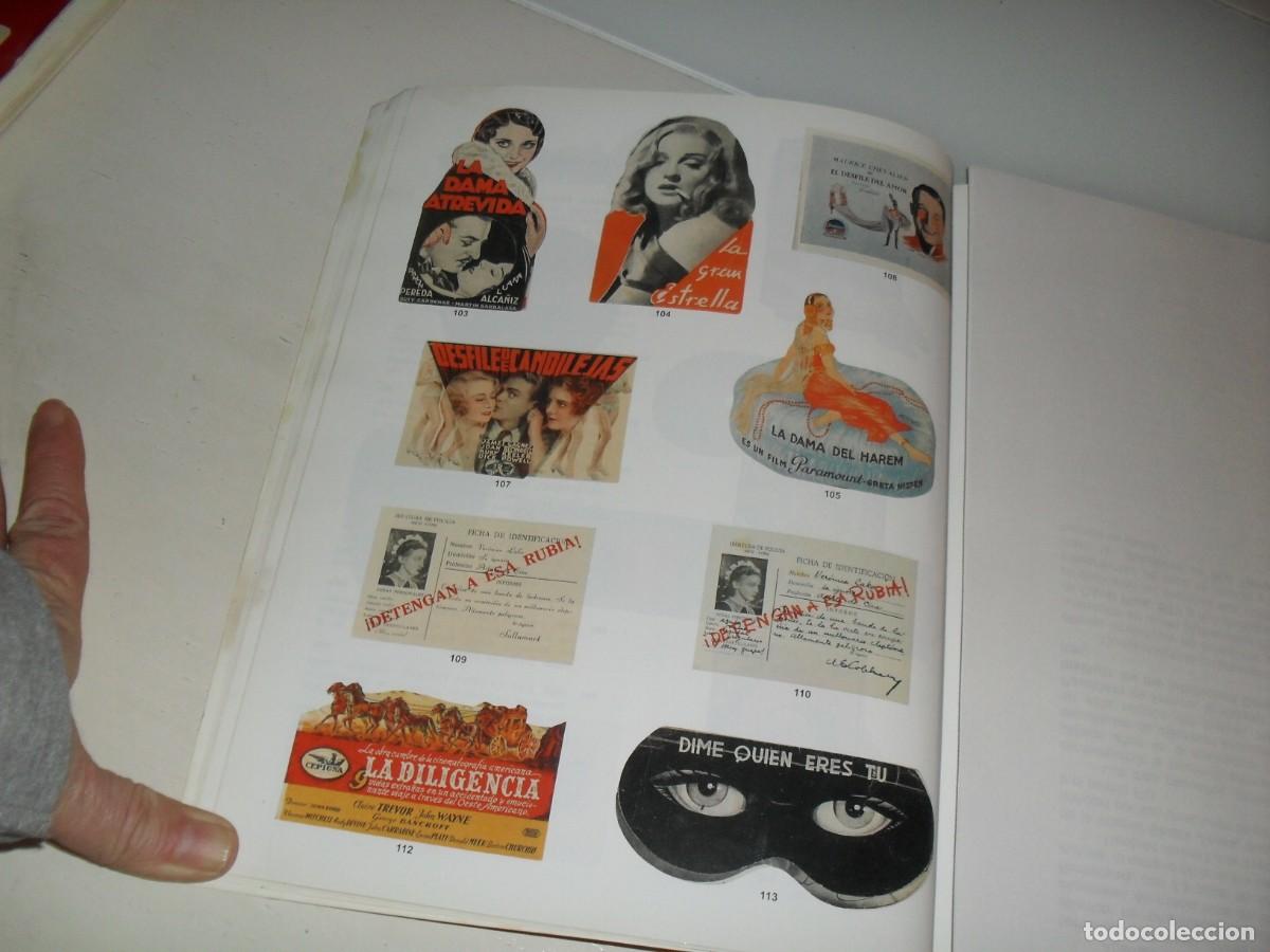  Flyers Publicitaires de films Anciens: LAMINA,EN PAPEL COUCHE,CON REPRODUCCION DE 12 DIFICILES PROGRAMAS DE MANO.EDITADO EN 2004