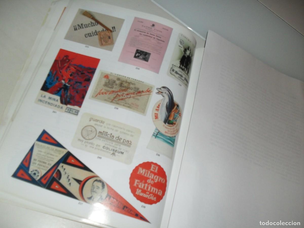  Flyers Publicitaires de films Anciens: LAMINA,EN PAPEL COUCHE,CON REPRODUCCION DE 12 DIFICILES PROGRAMAS DE MANO.EDITADO EN 2004