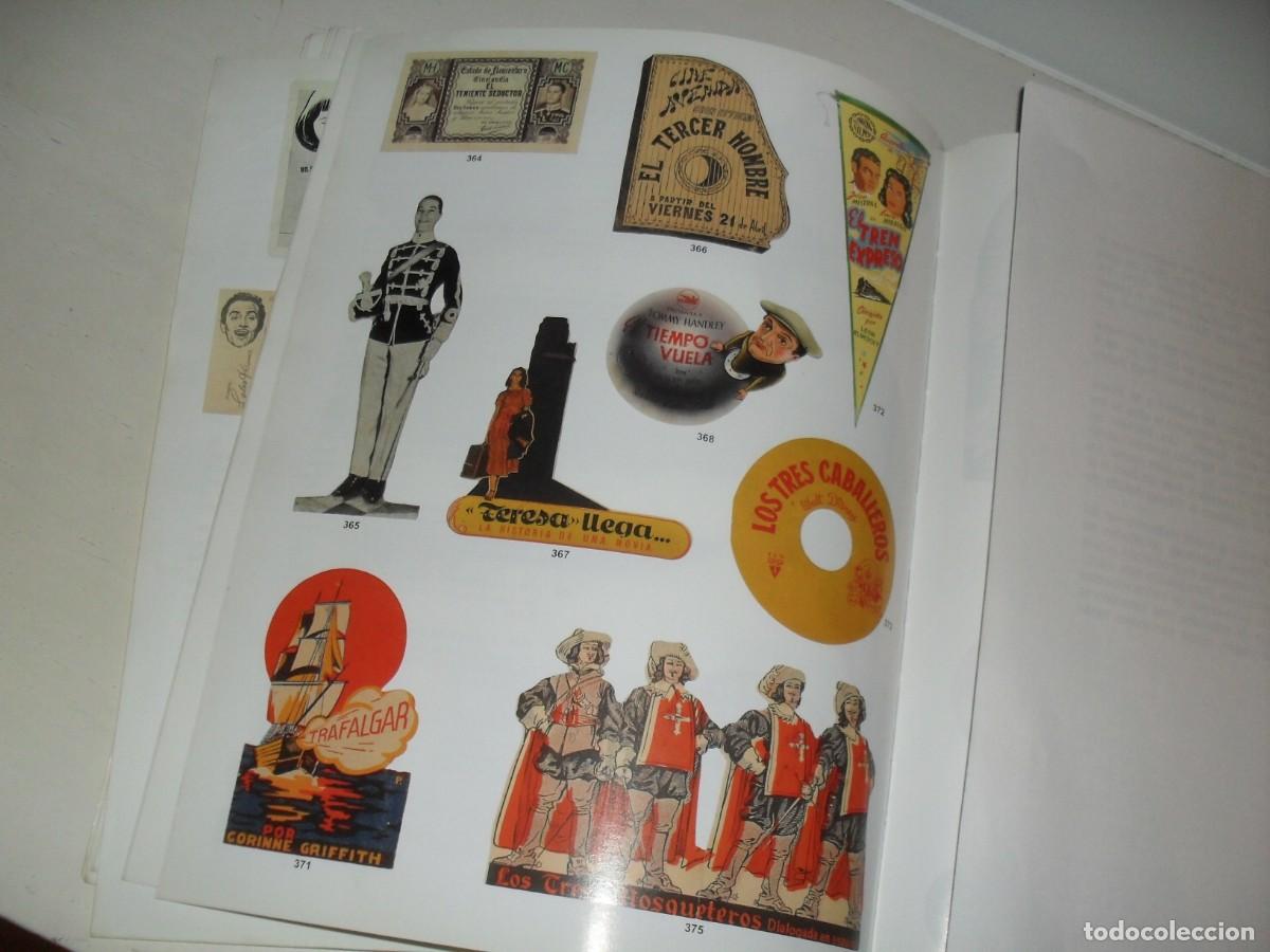  Flyers Publicitaires de films Anciens: LAMINA,EN PAPEL COUCHE,CON REPRODUCCION DE 12 DIFICILES PROGRAMAS DE MANO.EDITADO EN 2004