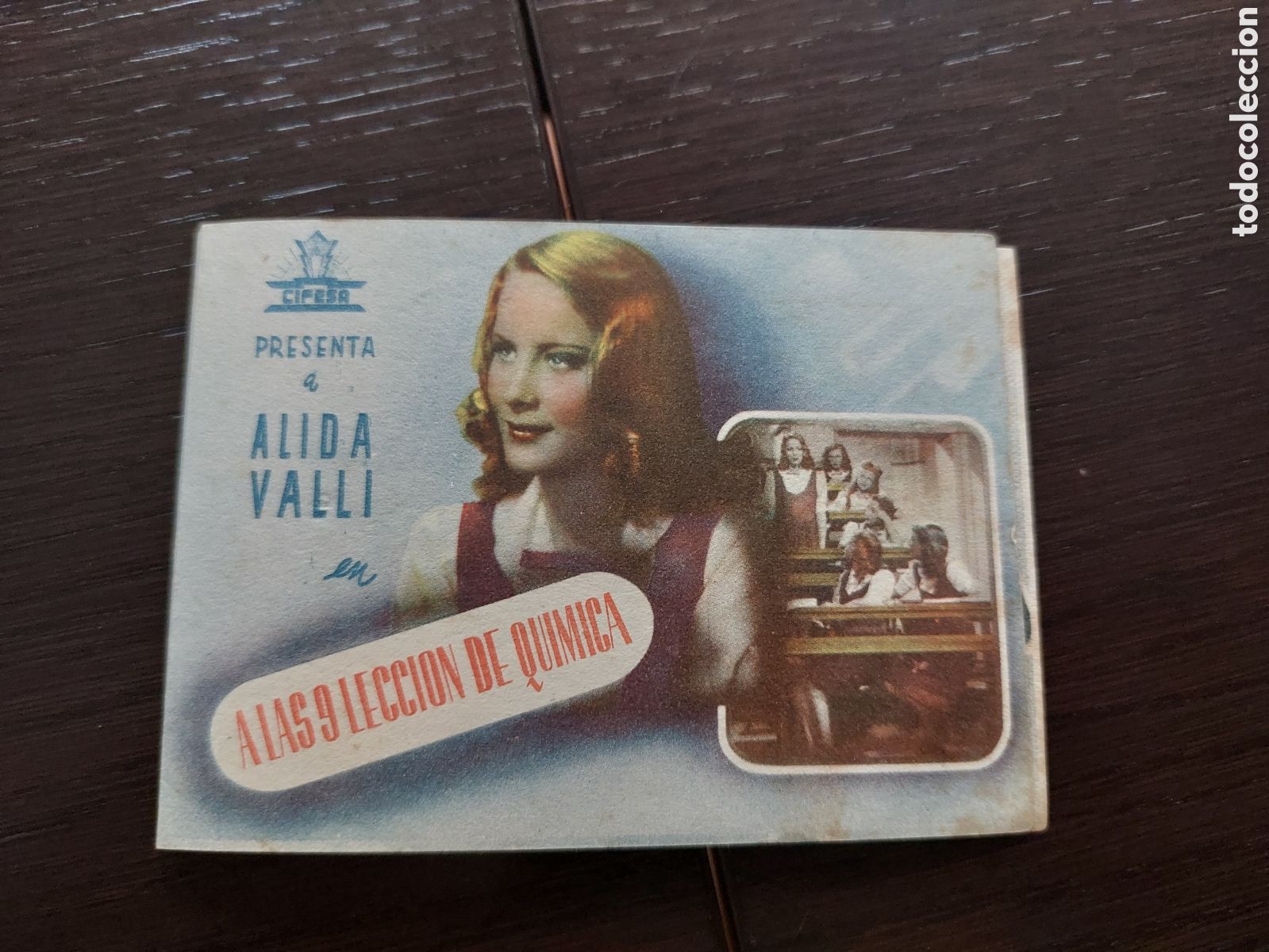 Cine: Programa doble A las 9 lecci&oacute;n de Qu&iacute;mica con Alida Valli . Sello publicidad Coliseo Castilla.