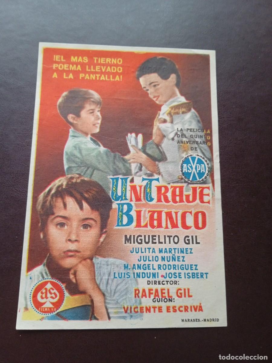 Cinema: Un traje blanco con publicidad Teatro Bosque y Principal