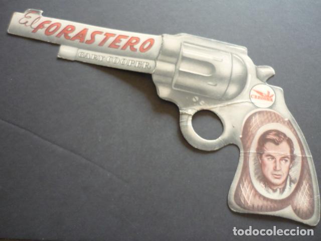 Cine: EL FORASTERO PROGRAMA DE MANO TROQUELADO PISTOLA - Foto 1