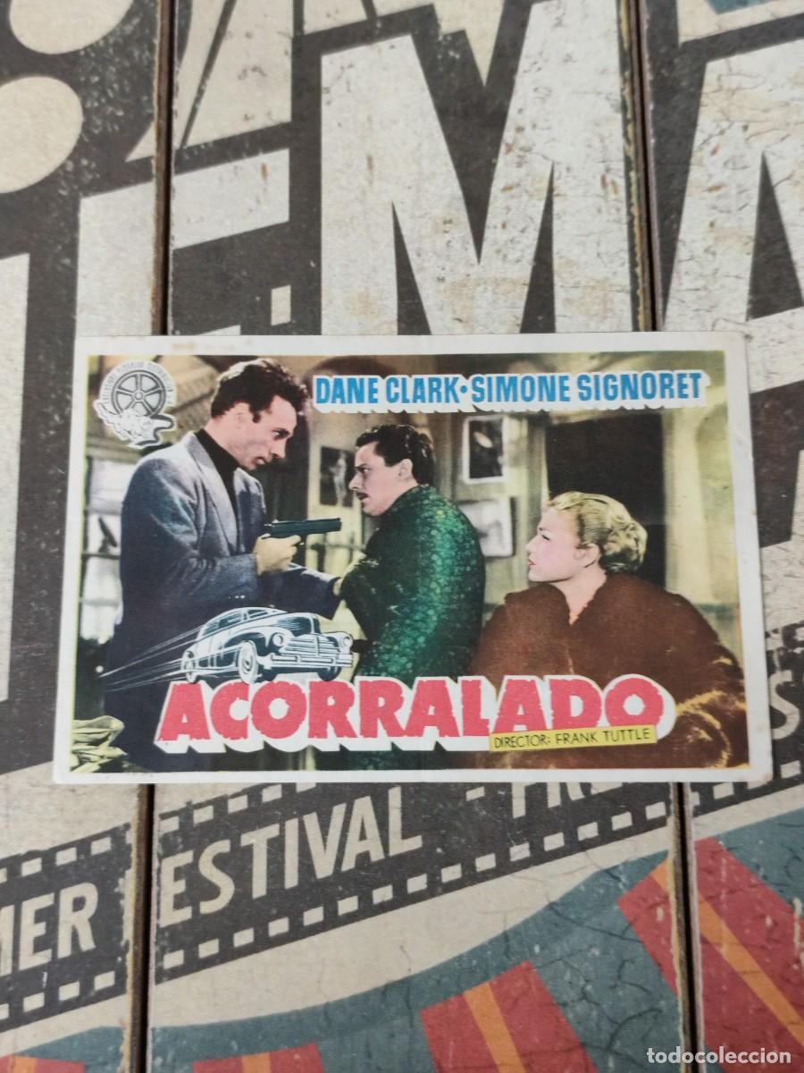 Folhetos de m&atilde;o de filmes antigos de cinema: Acorralado con publicidad Cine Coliseum Rubi