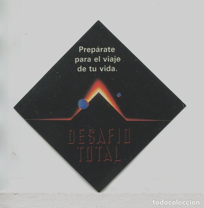 Cine: DESAF&Iacute;O TOTAL, con Arnold Schwarzenegger. PEGATINA. - Foto 1