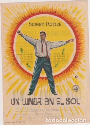 Cine: un lunar en el sol. sencillo de Paramount. cines arenas y liceo