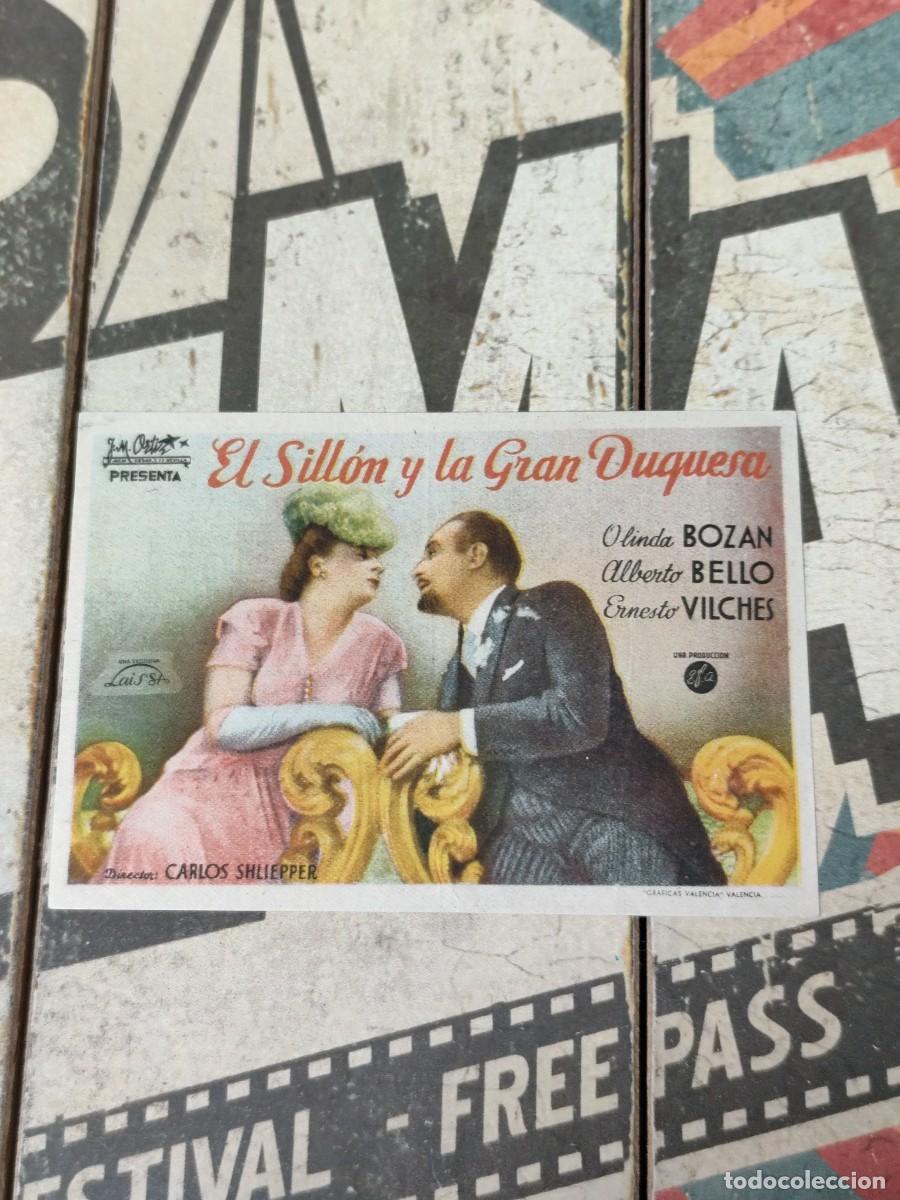Cine: El sillon y la gran Duquesa con publicidad Imperial Cinema La Linea