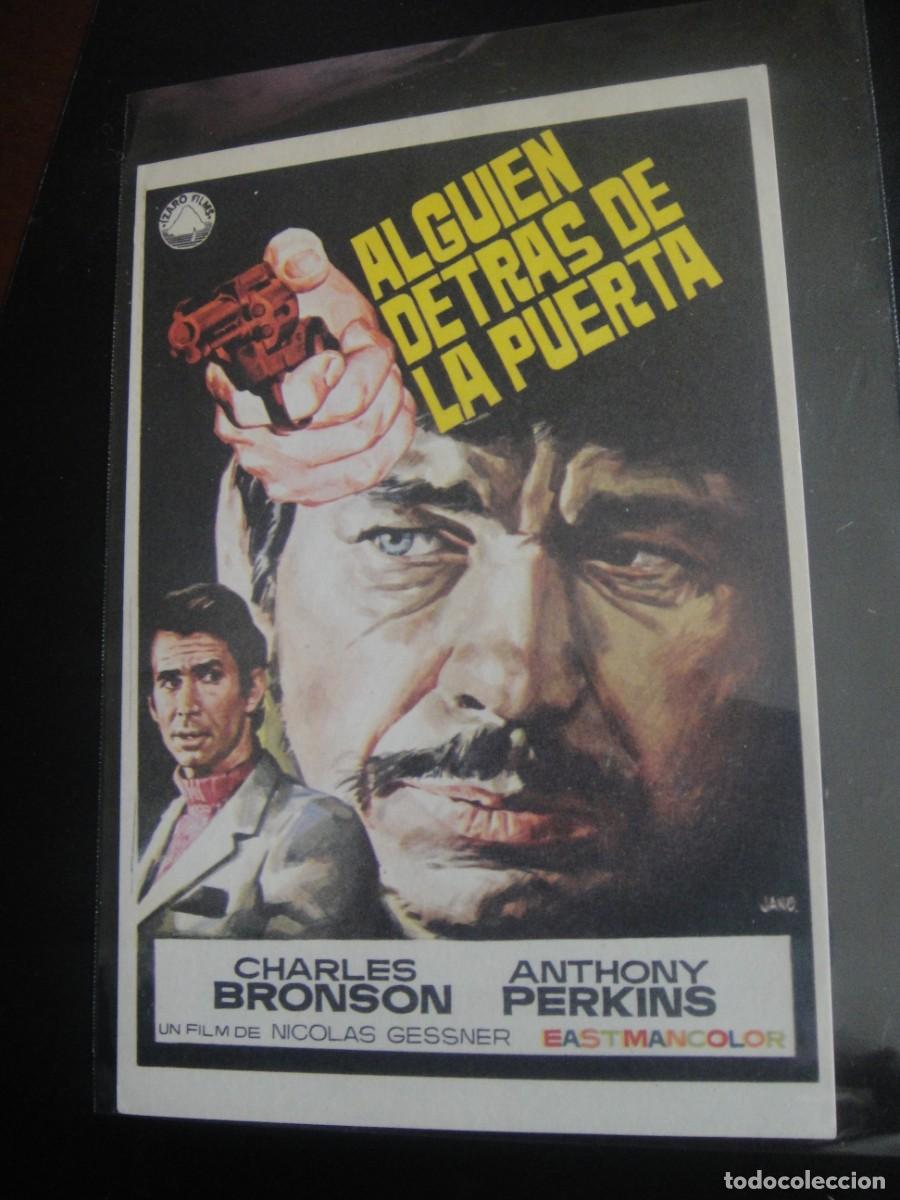 Cine: alguien detras dela puerta - folleto de mano - sin publicidad de cine