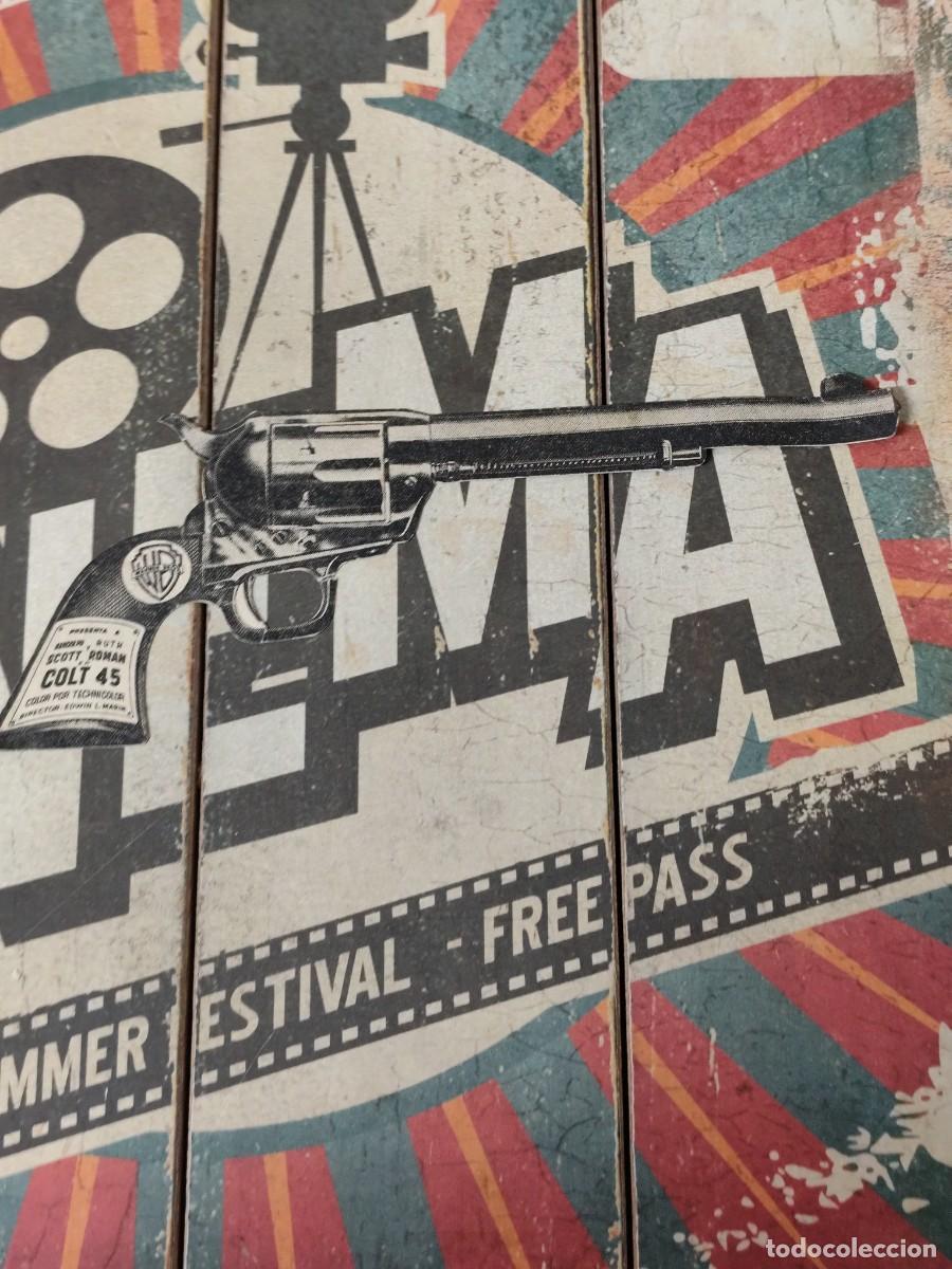 Cine: Colt 45 Troquelado sin publicidad